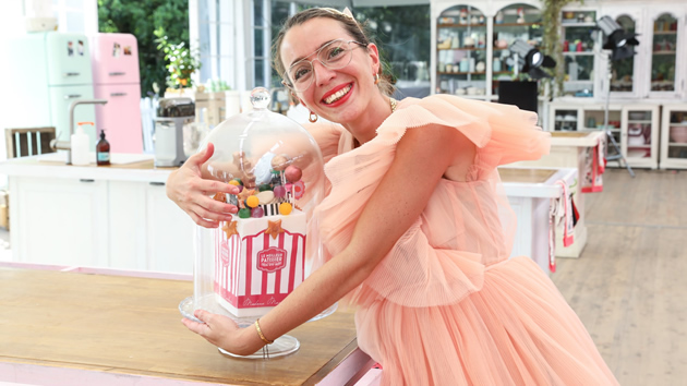 Elodie est la gagnante du  Meilleur Pâtissier saison 9 